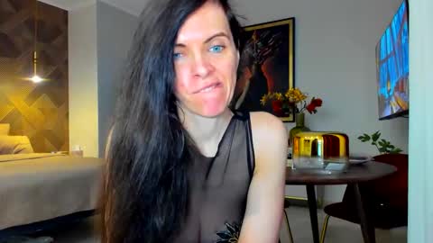 sexqueen1111 online show from December 5, 1:20 pm