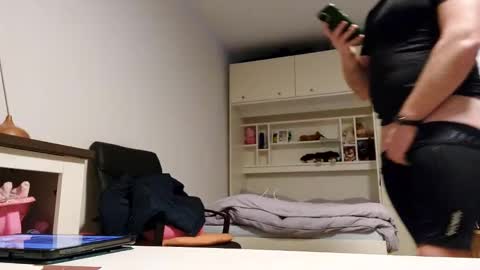 Snapshot of sexy30031986 chatting on January 16, 6:46 am sexy30031986 online show from January 16, 6:46 am