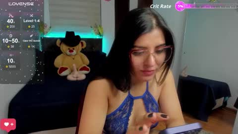 Snapshot of sexy_3512 chatting on October 23, 1:07 am LUXURY online show from October 23, 1:07 am