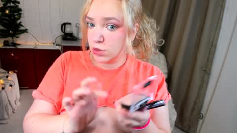 Alice online show from December 19, 9:16 pm