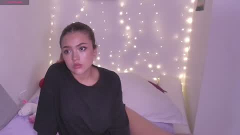 Snapshot of sexy_and_naughty_girl chatting on January 11, 12:44 am Lucy  Annyy online show from January 11, 12:44 am