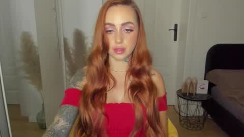 C o r a l i e online show from November 25, 6:07 pm