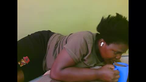 Snapshot of sexy_divana chatting on February 26, 6:19 am sexy_divana online show from February 26, 6:19 am