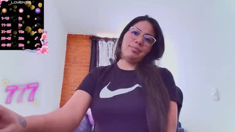 laura  online show from February 3, 4:00 pm