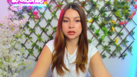 Lily online show from November 23, 3:59 am