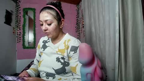 sexy lolas online show from April 15, 5:55 am