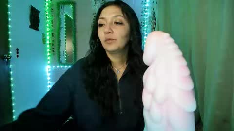 sexy lolas online show from October 20, 5:45 am