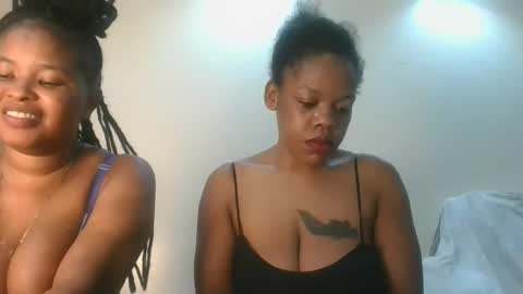 sexy_lyna online show from February 26, 10:40 am