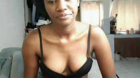 Nyla online show from April 1, 11:11 am