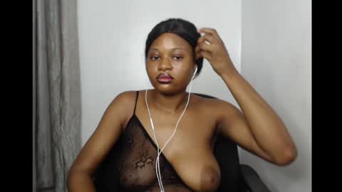 Sexy queen55 online show from March 24, 10:27 pm