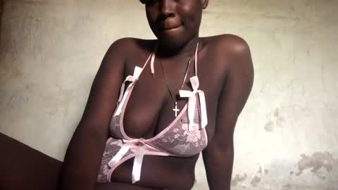 sexyafricandiva online show from December 19, 8:45 am