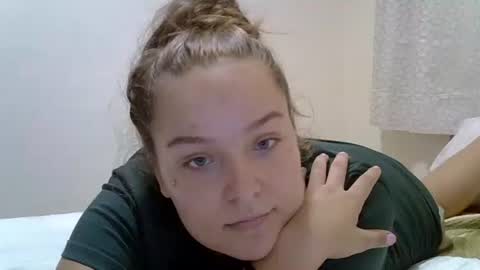 Snapshot of sexyayo666 chatting on September 24, 6:47 pm ALAYA  online show from September 24, 6:47 pm