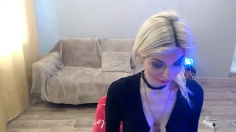 sexybeatriice online show from March 27, 7:36 am