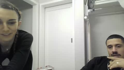 sexycouple831612 online show from December 26, 11:54 am