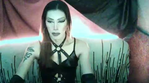 Devine online show from April 21, 2:51 am