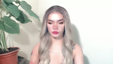 sexyhotbabe18 online show from April 17, 10:45 pm