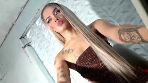 sexyhotbabe18 online show from February 12, 9:46 am