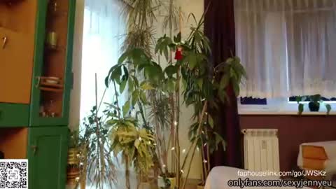 Jenny online show from June 11, 7:39 am