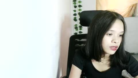 sexyladymich19 online show from June 14, 5:53 am