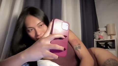 maxine online show from February 25, 8:40 am