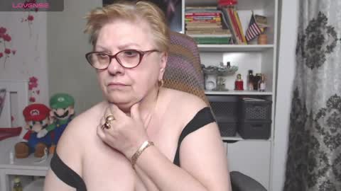 sexylynette4u online show from May 1, 9:58 am