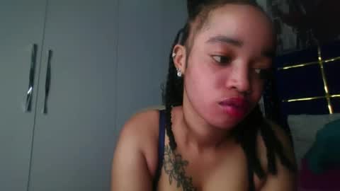 mel online show from April 11, 7:29 pm