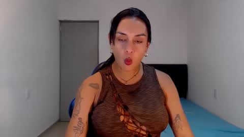 Natalia Duran online show from April 12, 9:08 pm