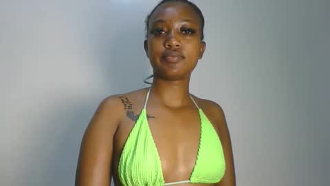sexyriri22 online show from May 16, 6:54 am