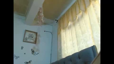 Venus Independent Model online show from December 16, 5:52 pm