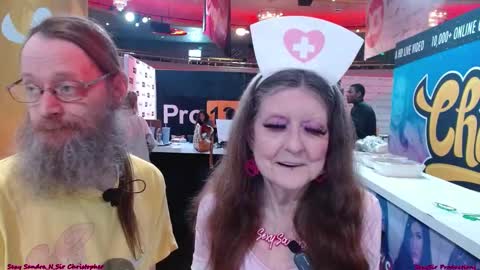Snapshot of sexysandra_n_sirchristopher chatting on January 18, 8:19 pm Sexy Sandra and Sir Christopher online show from January 18, 8:19 pm