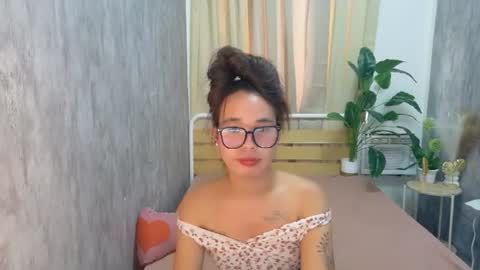 sexytrixie11 online show from June 11, 12:32 am