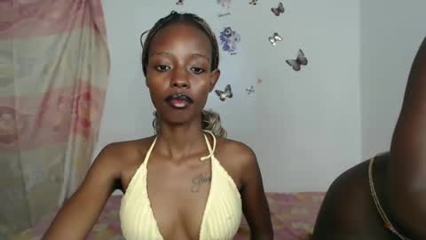 sexyzuriel online show from April 12, 9:57 am
