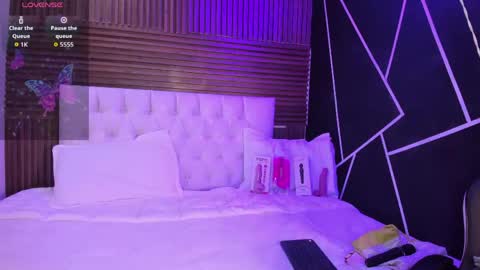 Liz online show from April 18, 9:04 pm