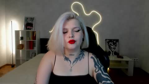 Lana online show from November 9, 8:07 am