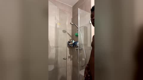 shakespear_ online show from April 23, 12:24 pm