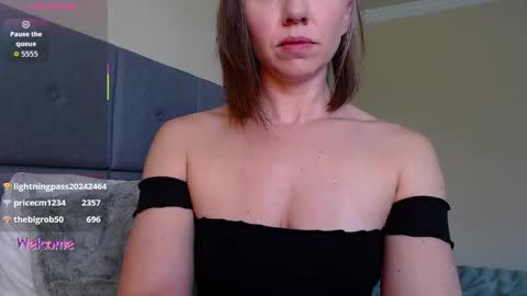 Shalynn online show from October 7, 5:20 pm