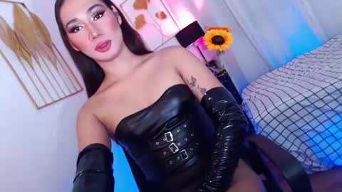 MISS SHANE online show from March 31, 11:10 am