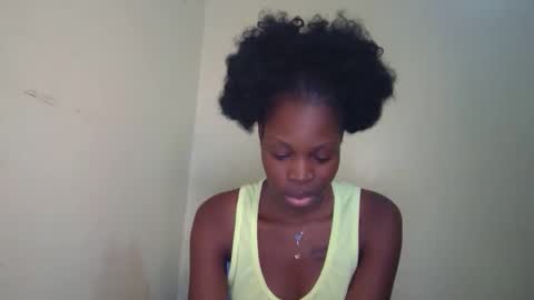 Snapshot of shania_sleigh chatting on March 10, 7:07 pm shania_sleigh online show from March 10, 7:07 pm