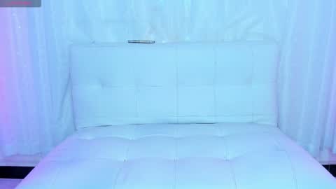 shannelpink_ online show from February 20, 1:49 am