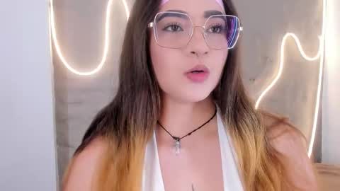 Shanntal  online show from March 20, 8:03 pm