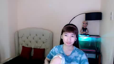 SHANTA FOX  s online show from April 19, 1:17 am