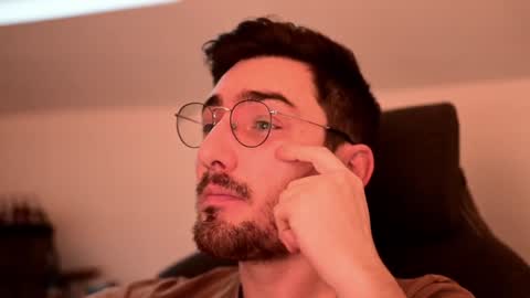 frenchy boy online show from December 10, 7:58 am