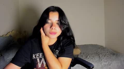 Snapshot of shara_jones chatting on October 19, 6:07 am Sara online show from October 19, 6:07 am