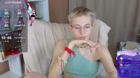 Snapshot of sharli_rose chatting on February 25, 3:20 pm Sharli online show from February 25, 3:20 pm