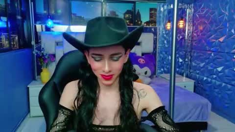 Sharlond online show from April 17, 2:30 pm