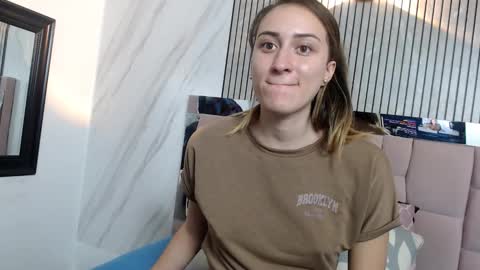 Sara online show from December 19, 2:23 pm