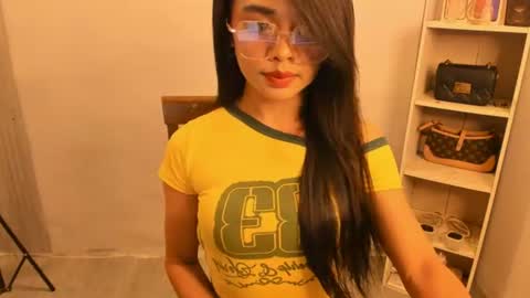 HI I AM YUNA online show from July 20, 1:35 pm