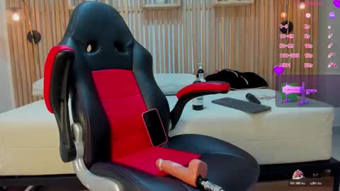 sharon fennel  online show from October 25, 1:00 pm