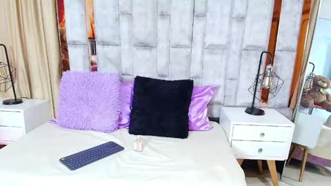 Sharon Noa online show from May 21, 3:18 pm