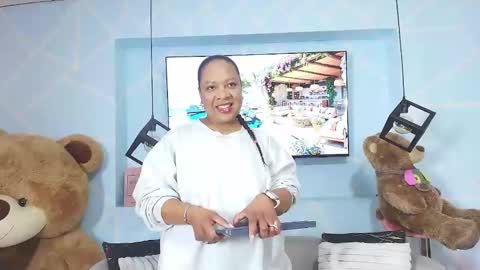 Sharon Noa online show from May 25, 2:23 pm